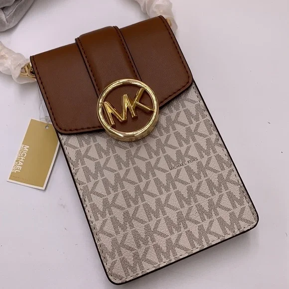 NWT MICHAEL KORS CARMEN SMALL NORTH SOUTH PHONE XBODY VANILLA/BROWN SIGNATURE - Picture 7 of 9